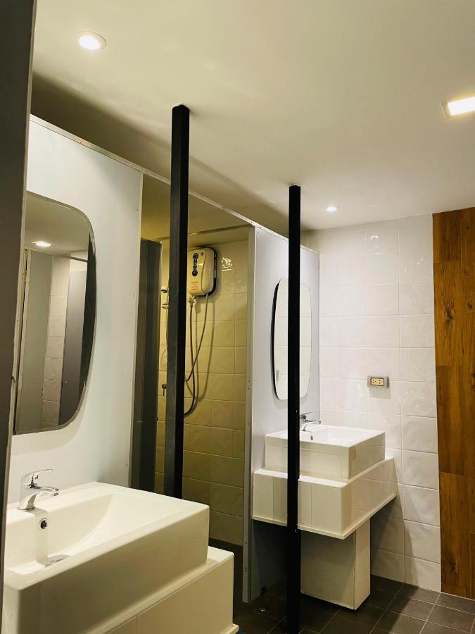 Albergue Rabbitel Phuket Exterior foto