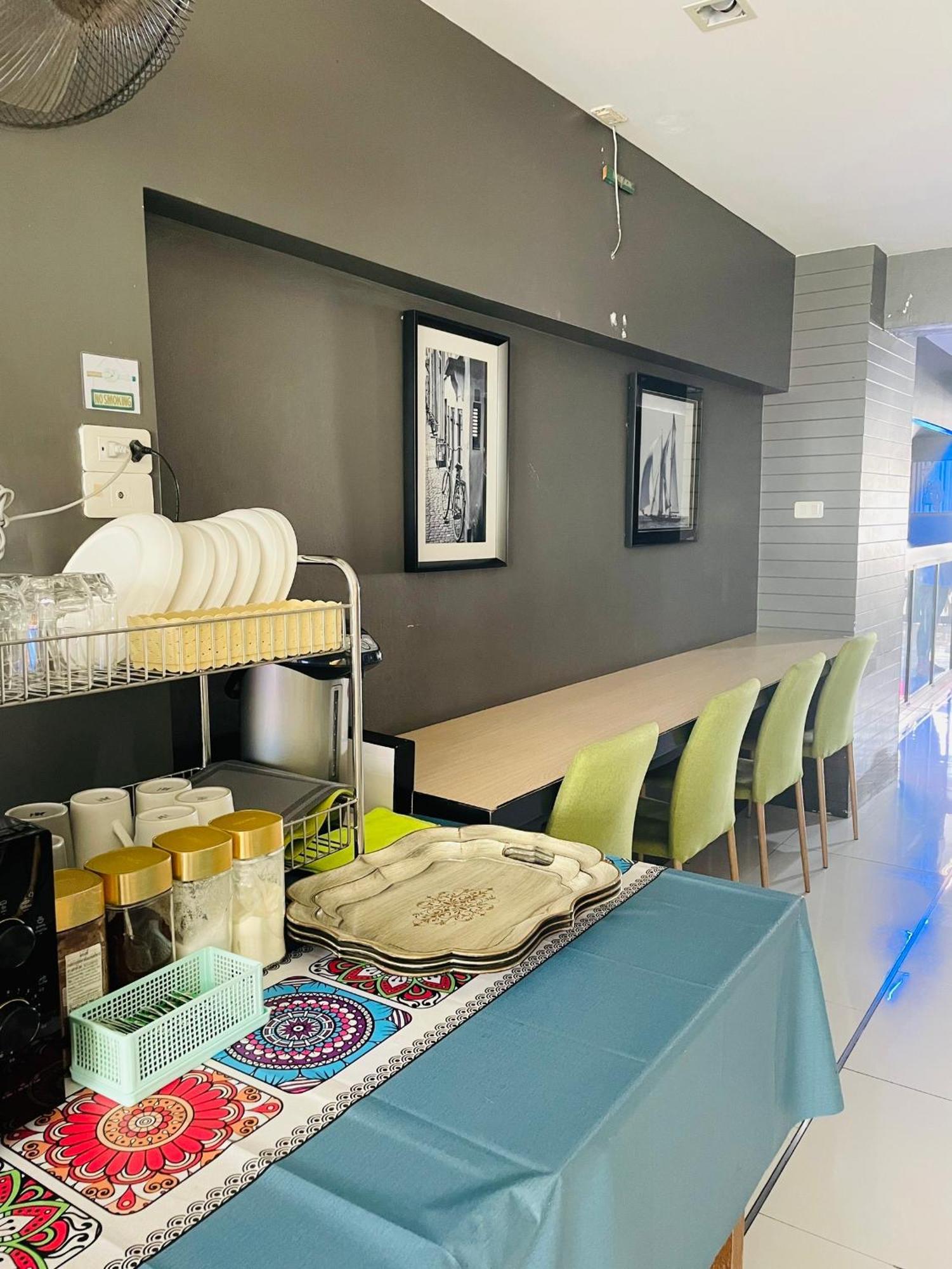 Albergue Rabbitel Phuket Exterior foto