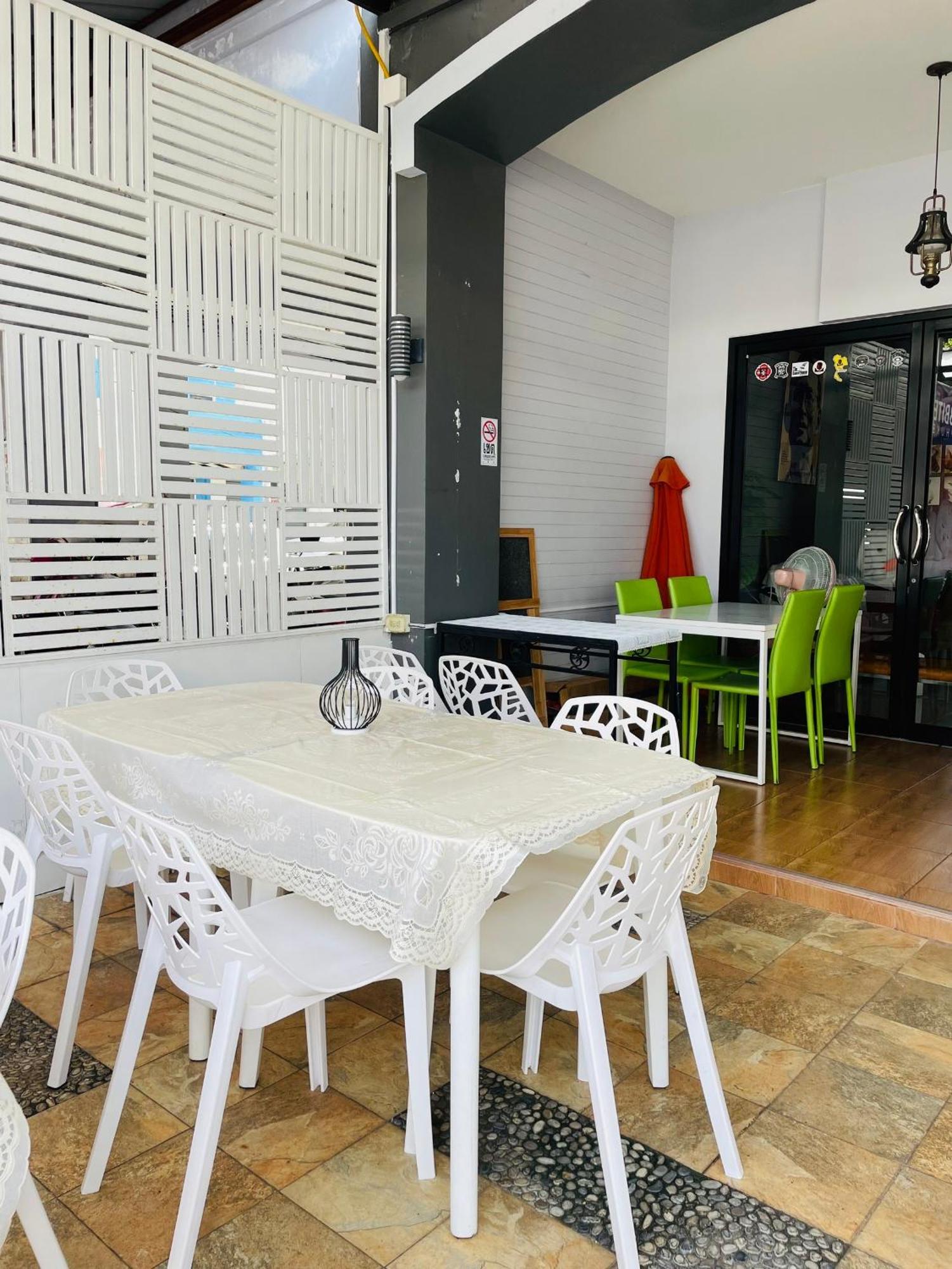 Albergue Rabbitel Phuket Exterior foto